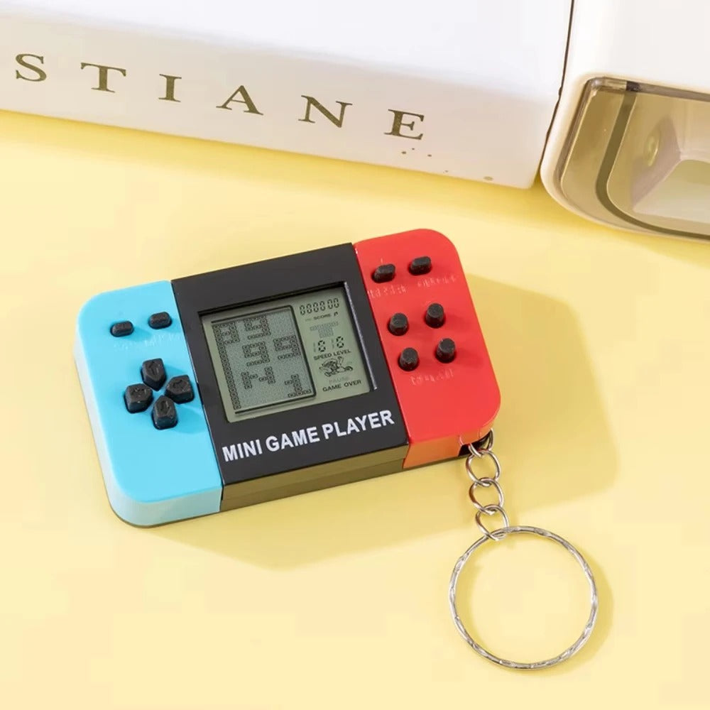 Classic Tetris Handheld Game Console Keychain | Mini Retro Electronic Game Pendant | Portable Pocket Game Toy with O-Shaped Buckle — 1PC