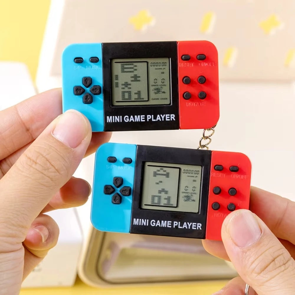 Classic Tetris Handheld Game Console Keychain | Mini Retro Electronic Game Pendant | Portable Pocket Game Toy with O-Shaped Buckle — 1PC